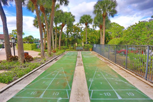 3277 Jog Park Drive, Greenacres, FL 33467