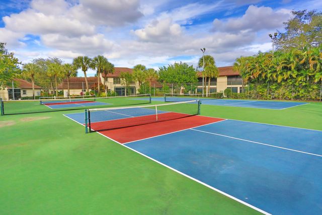 3277 Jog Park Drive, Greenacres, FL 33467