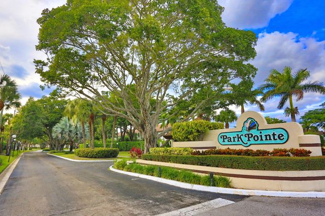 3277 Jog Park Drive, Greenacres, FL 33467