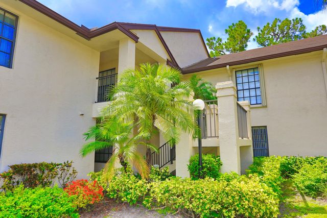 3277 Jog Park Drive, Greenacres, FL 33467