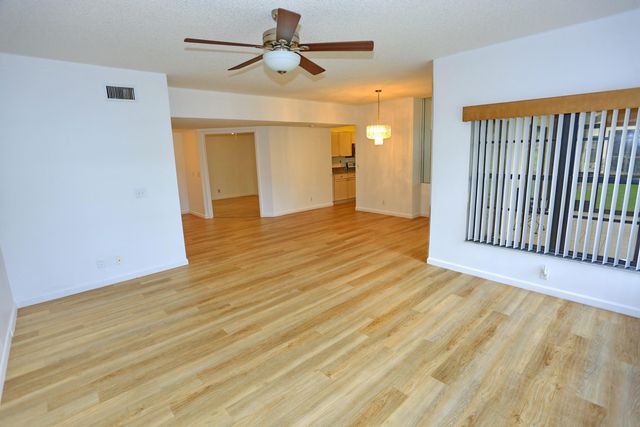 3277 Jog Park Drive, Greenacres, FL 33467