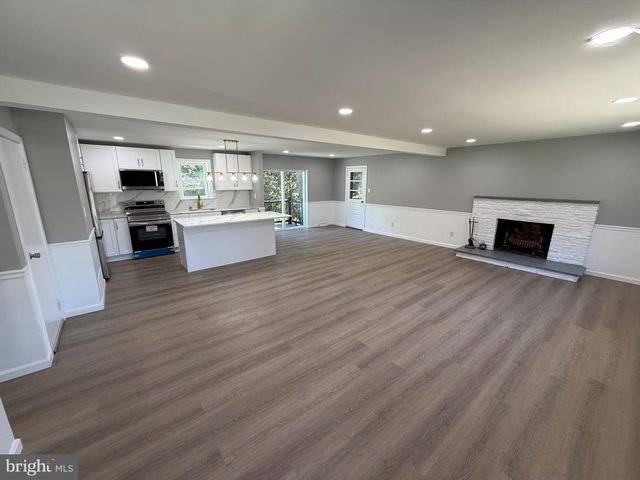 1300 KIRKS LN, Dresher, PA 19025