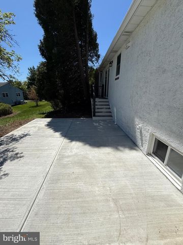 1300 KIRKS LN, Dresher, PA 19025