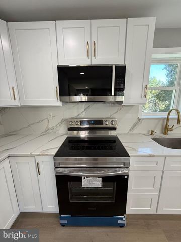 1300 KIRKS LN, Dresher, PA 19025