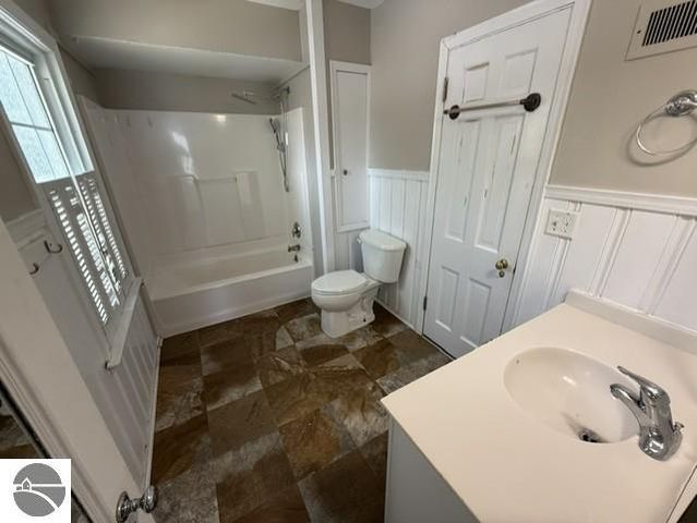 715 W Center Street, Alma, MI 48801