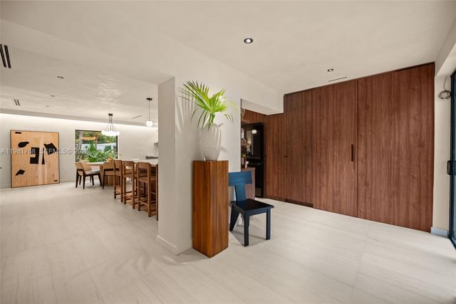 871 NE 128th St, North Miami, FL 33161