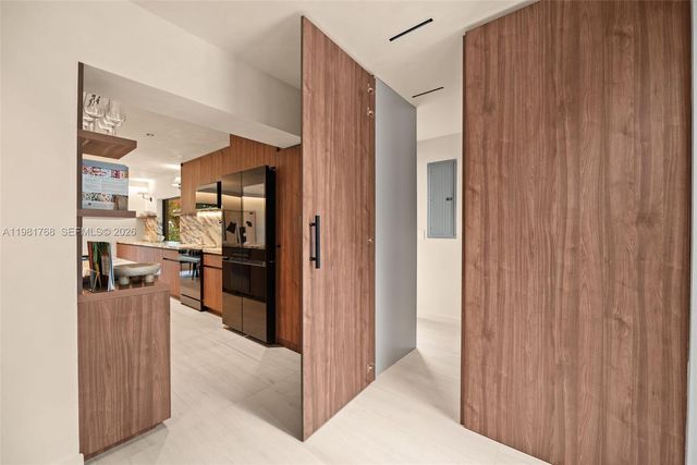 871 NE 128th St, North Miami, FL 33161