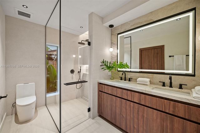 871 NE 128th St, North Miami, FL 33161