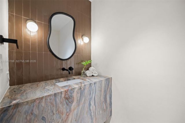 871 NE 128th St, North Miami, FL 33161