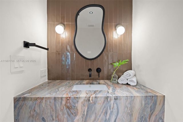 871 NE 128th St, North Miami, FL 33161