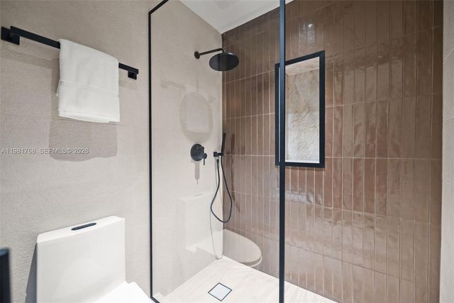 871 NE 128th St, North Miami, FL 33161