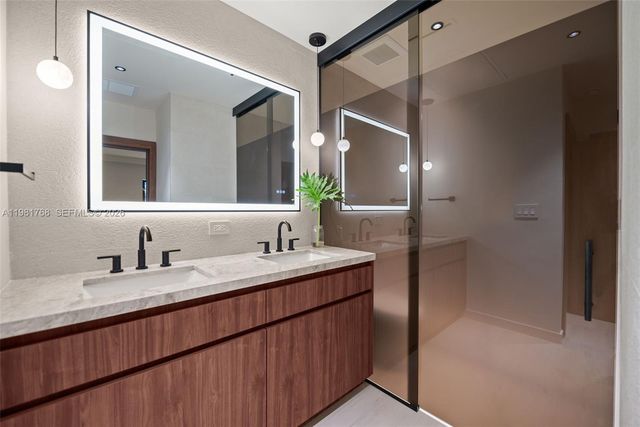 871 NE 128th St, North Miami, FL 33161