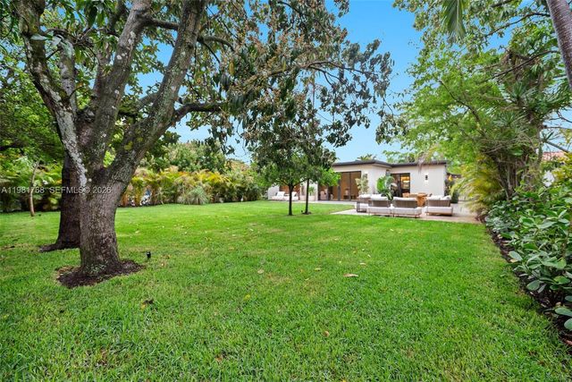 871 NE 128th St, North Miami, FL 33161