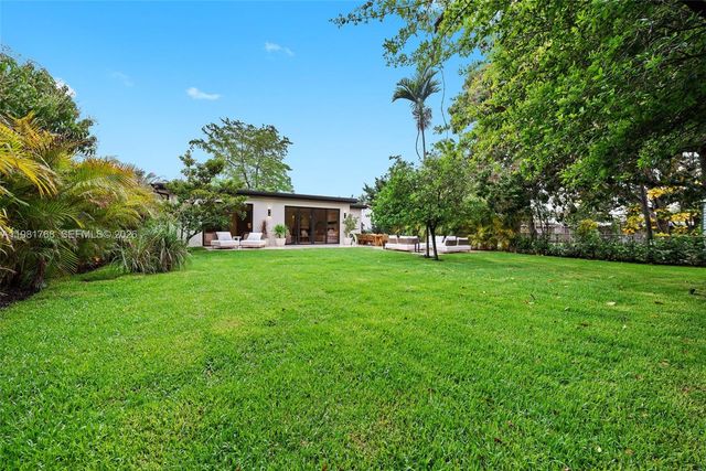 871 NE 128th St, North Miami, FL 33161