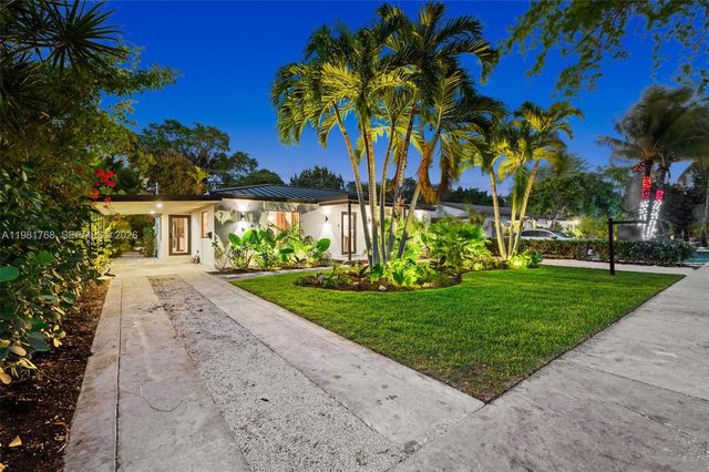 871 NE 128th St, North Miami, FL 33161