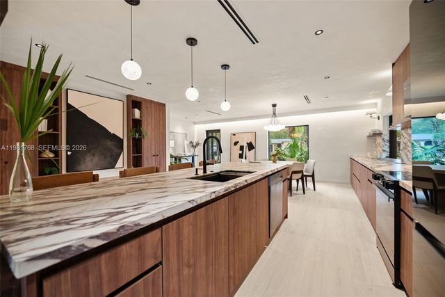 871 NE 128th St, North Miami, FL 33161