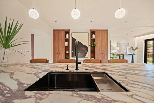 871 NE 128th St, North Miami, FL 33161