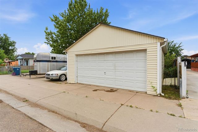 135 Poplar Street, Lochbuie, CO 80603