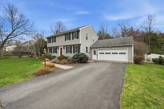 30 Parkview Dr, South Hadley, MA 01075