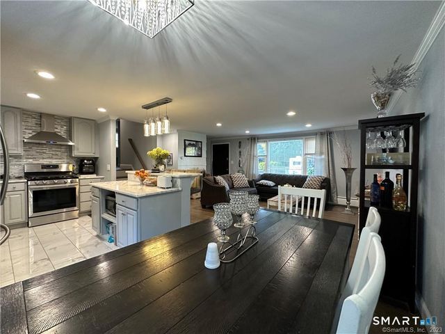 38 Pastors Walk, Monroe, CT 06468
