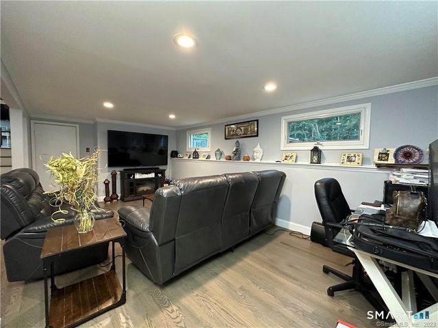 38 Pastors Walk, Monroe, CT 06468
