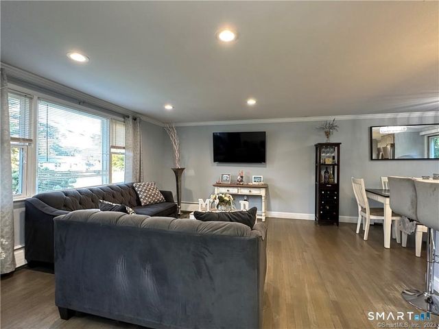 38 Pastors Walk, Monroe, CT 06468