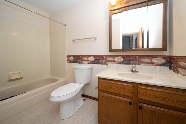 3516 Kings Lair Drive, Spring Grove, IL 60081