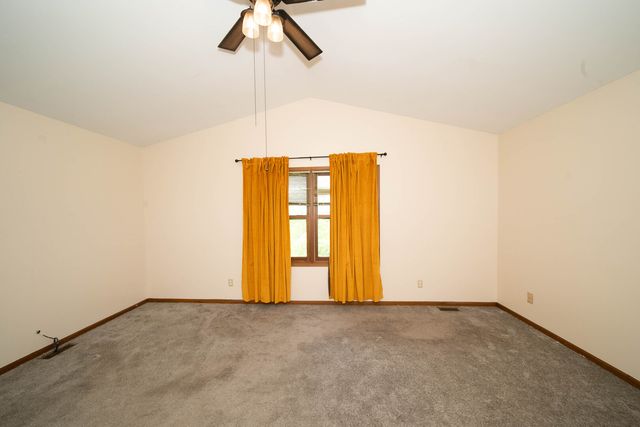 3516 Kings Lair Drive, Spring Grove, IL 60081
