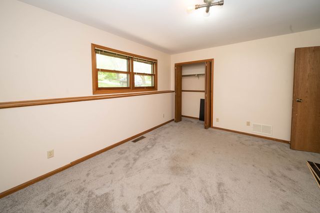 3516 Kings Lair Drive, Spring Grove, IL 60081