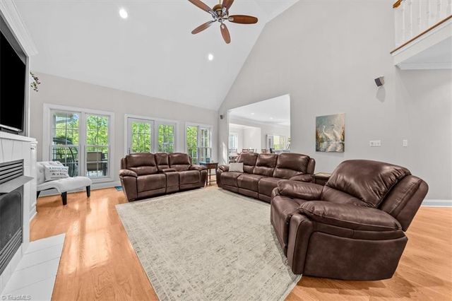 135 Harbor Drive W, Lexington, NC 27292