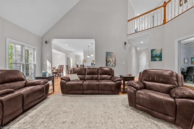 135 Harbor Drive W, Lexington, NC 27292