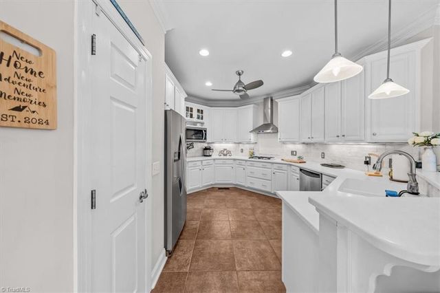 135 Harbor Drive W, Lexington, NC 27292