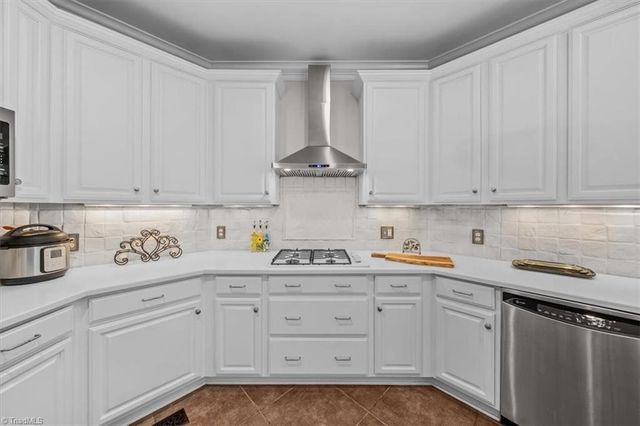 135 Harbor Drive W, Lexington, NC 27292