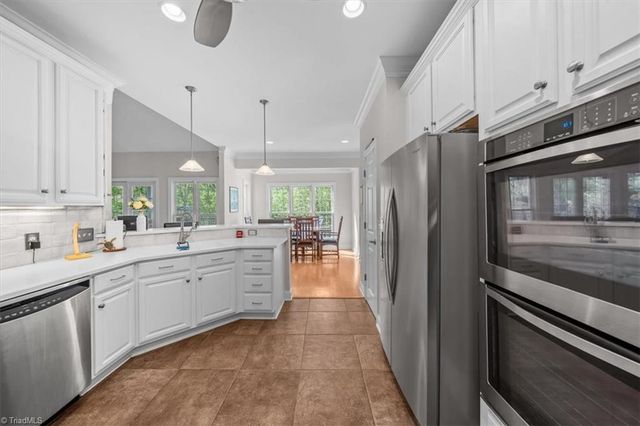 135 Harbor Drive W, Lexington, NC 27292