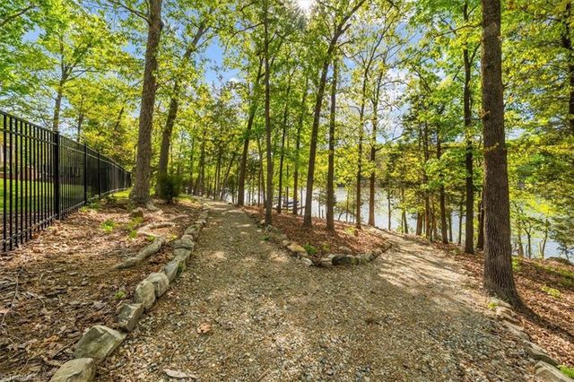135 Harbor Drive W, Lexington, NC 27292