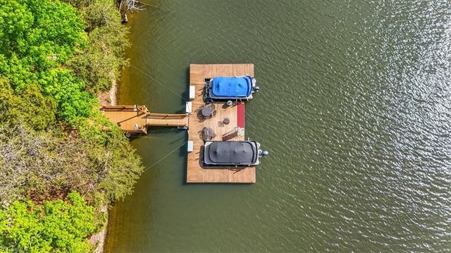 135 Harbor Drive W, Lexington, NC 27292