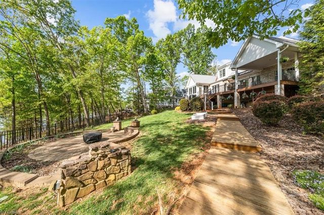 135 Harbor Drive W, Lexington, NC 27292