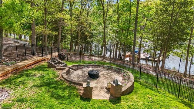 135 Harbor Drive W, Lexington, NC 27292
