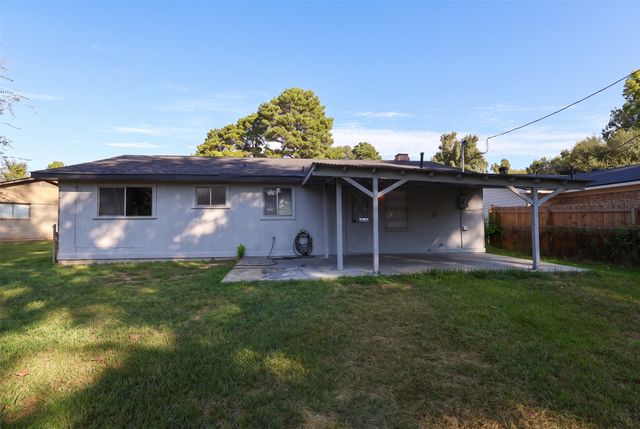 9029 Lone Oak Drive, Shreveport, LA 71118