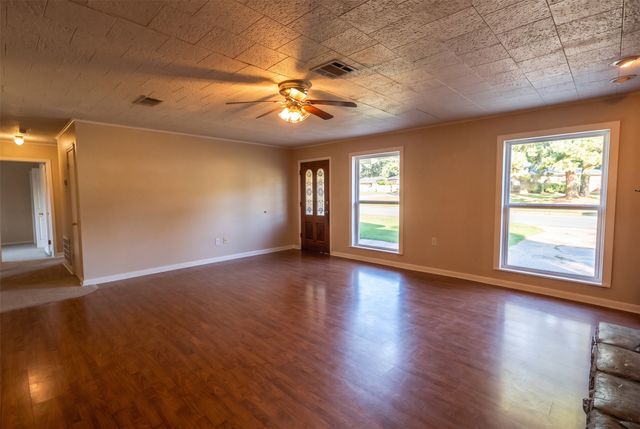 9029 Lone Oak Drive, Shreveport, LA 71118