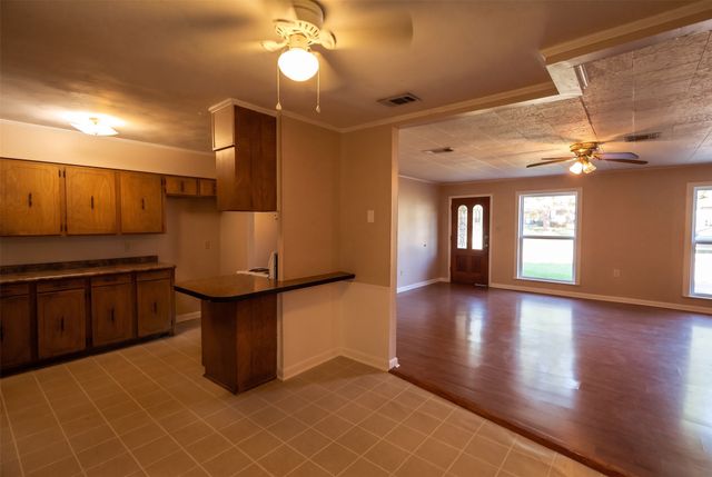 9029 Lone Oak Drive, Shreveport, LA 71118