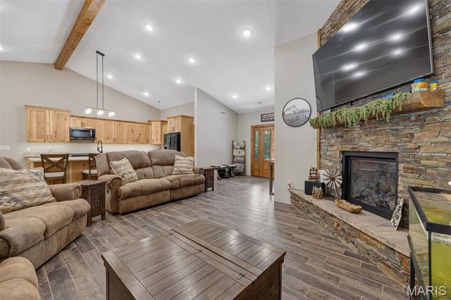 10051 Highway 32, Ste Genevieve, MO 63670