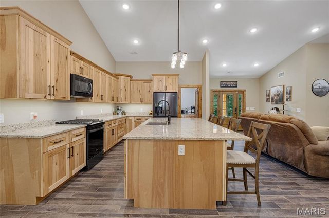 10051 Highway 32, Ste Genevieve, MO 63670