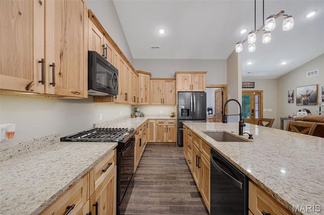 10051 Highway 32, Ste Genevieve, MO 63670