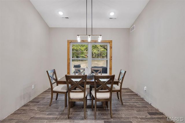 10051 Highway 32, Ste Genevieve, MO 63670