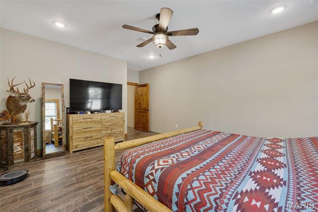 10051 Highway 32, Ste Genevieve, MO 63670