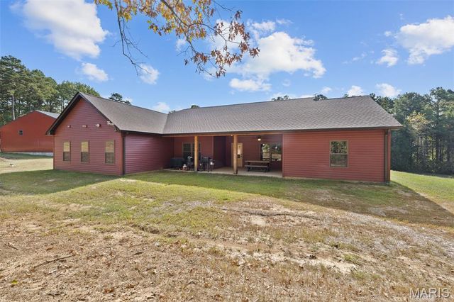 10051 Highway 32, Ste Genevieve, MO 63670