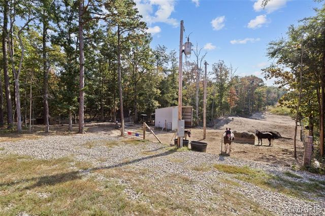 10051 Highway 32, Ste Genevieve, MO 63670