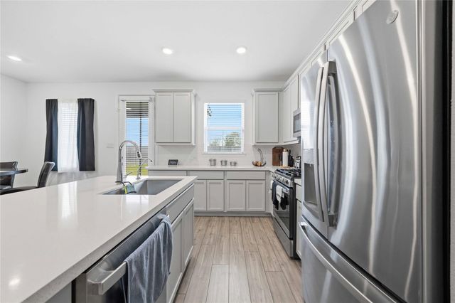 3024 Daw Boardwalk Drive, La Porte, TX 77571