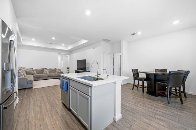 3024 Daw Boardwalk Drive, La Porte, TX 77571